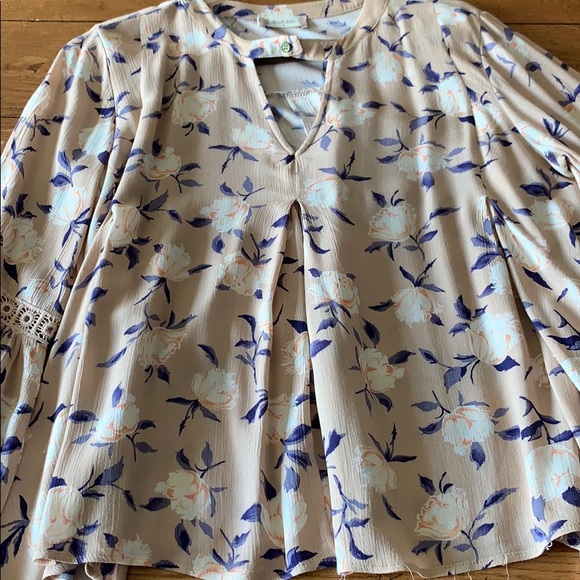 Altar’d State Top - Picture 7 of 7